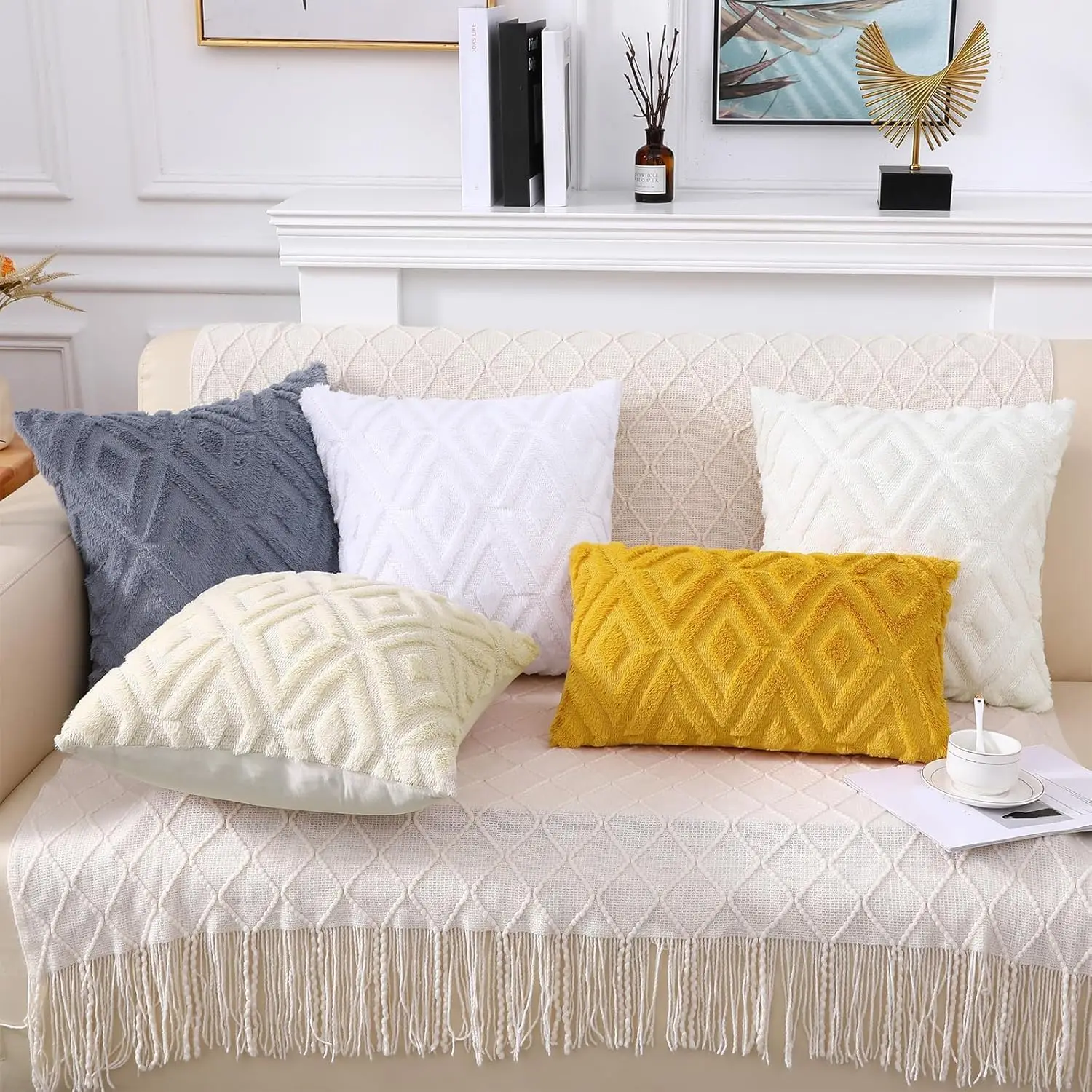 Housse de coussin, en fausse fourrure - rouge – Image 2