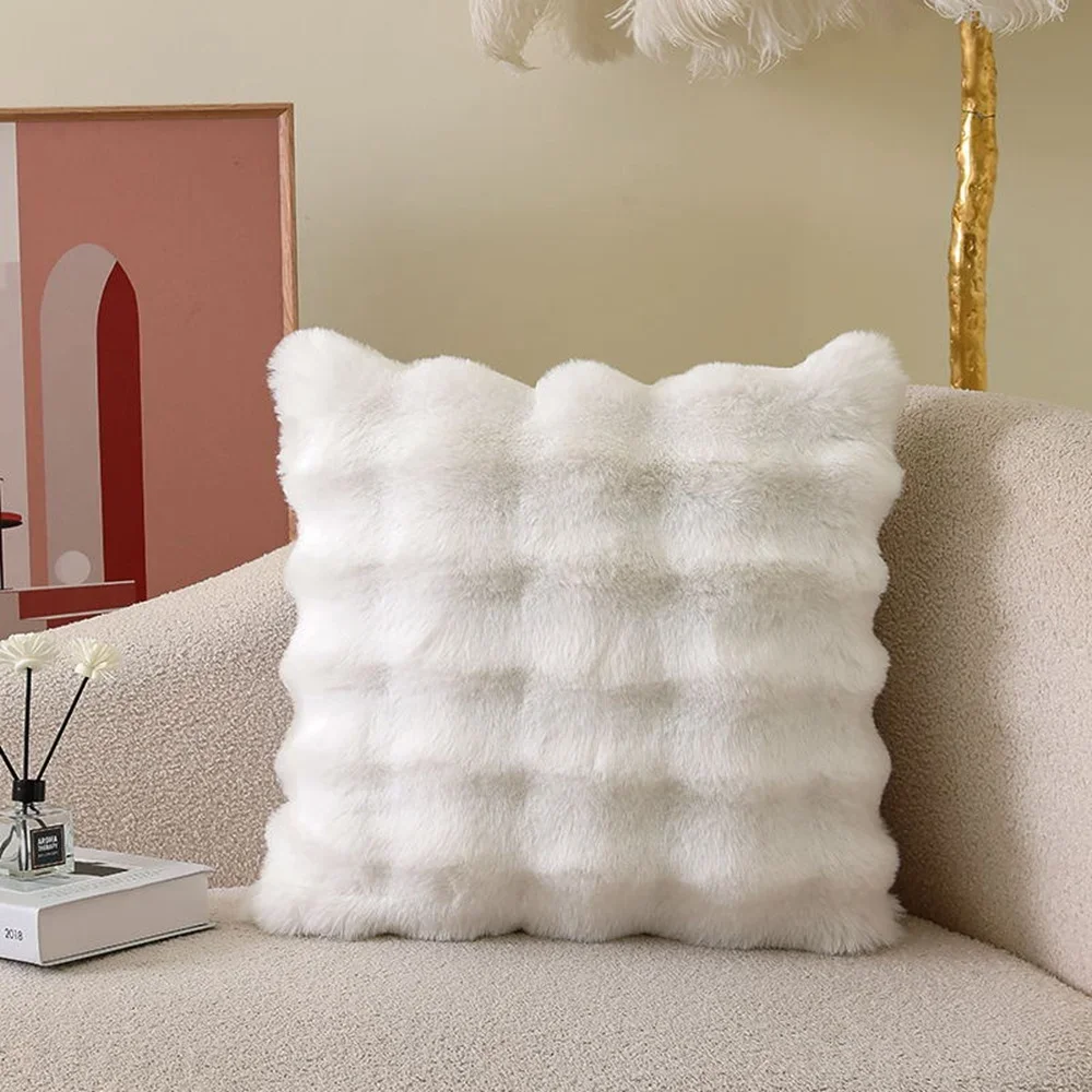 Housse de coussin 45×45 cm en peluche cosy - blanche