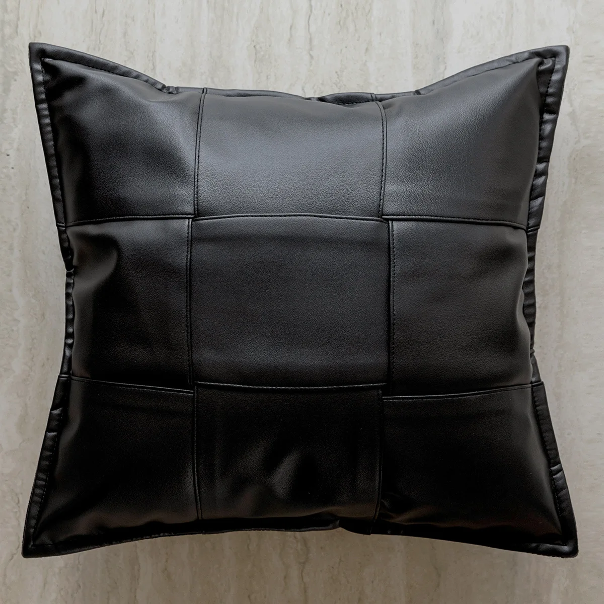 housse de coussin noire style italien